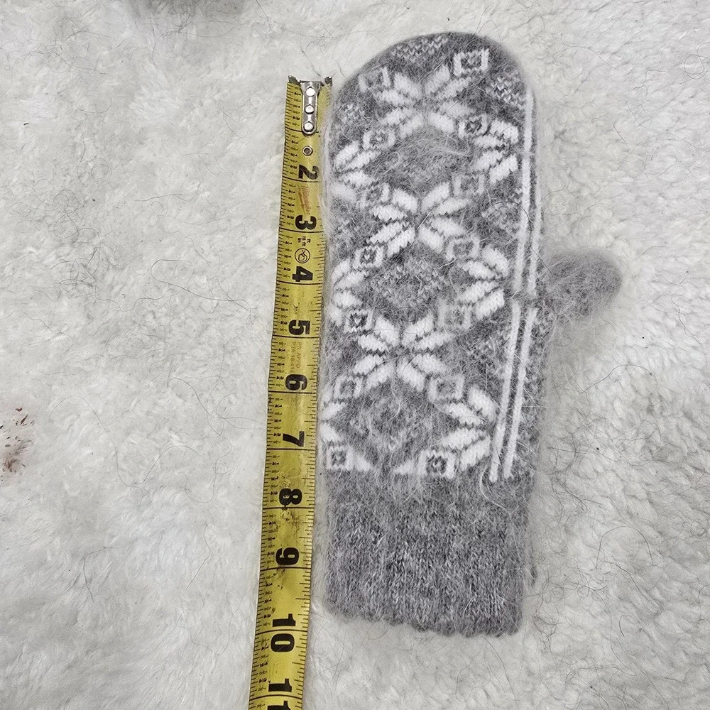 Handmade Goat Down Mittens Grey White Nordic Pattern Warm Winter Gloves One Size